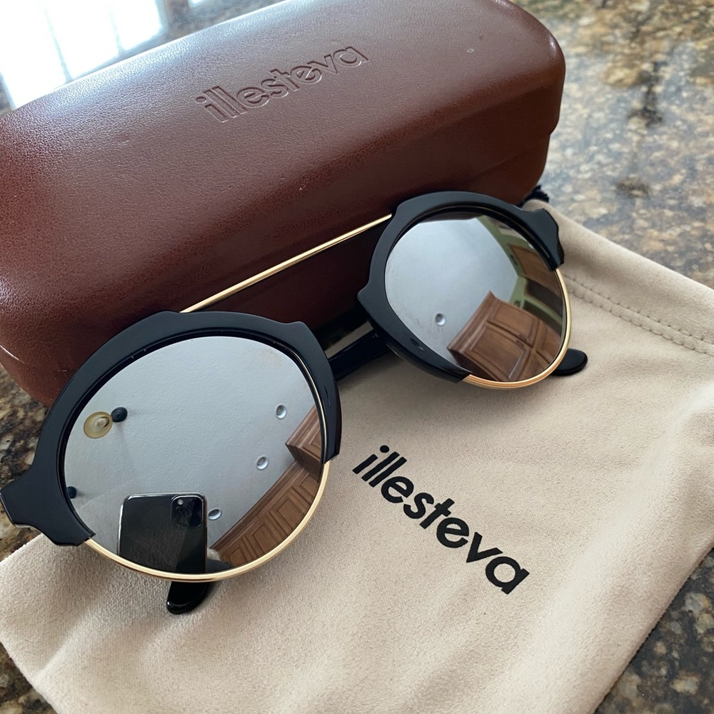 ILLESTEVA- Worn once! Perfect condition